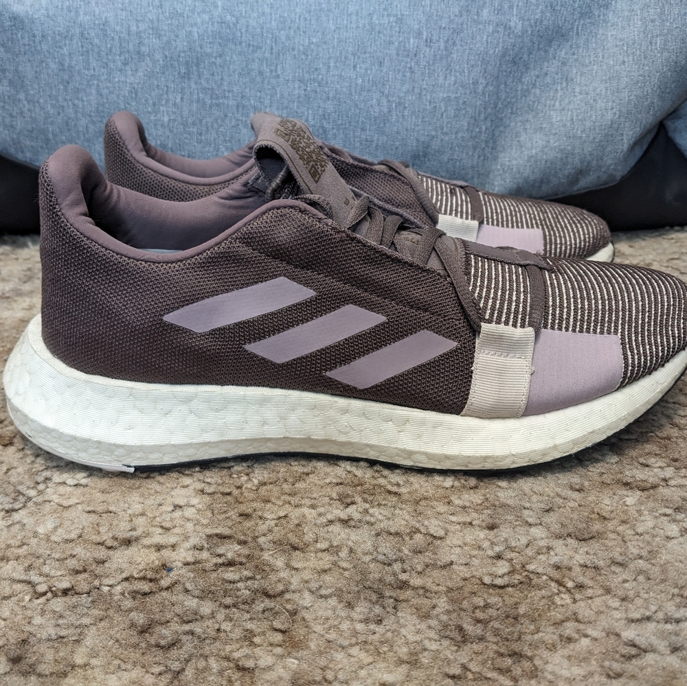 Adidas SenseBoost Go Womens Size 10 Running Shoes Sneakers Purple EE9582